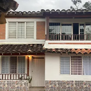 Apartamento Hermosa Casa Familiar A 8 Minutos Del Aeropuerto, Rionegro